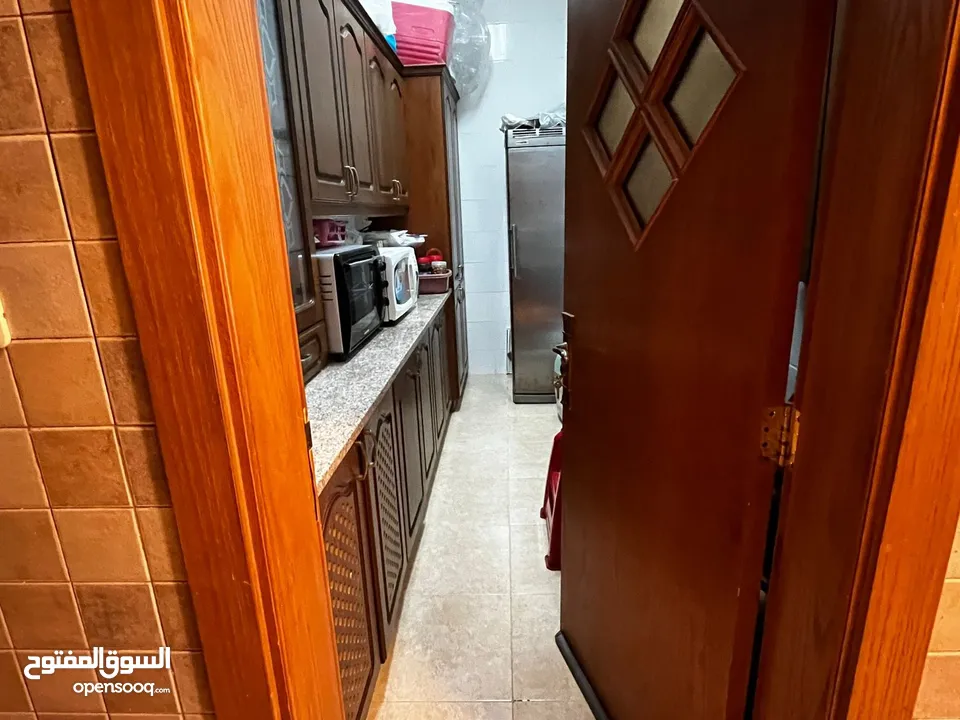 فيــلا مميزة للبيع –  طريق المطار  - خلف مدارس الشويفات