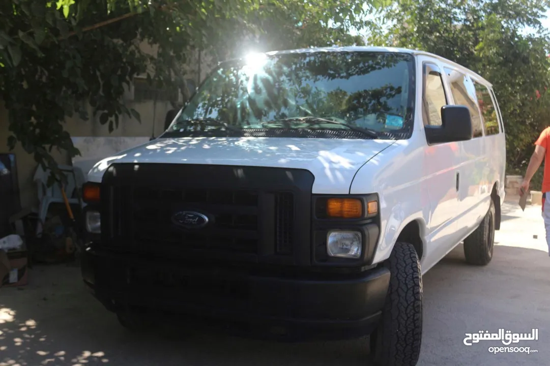 فورد E-350