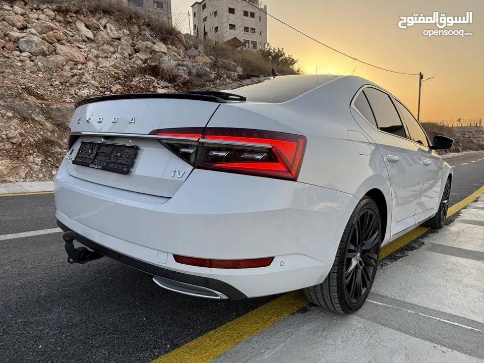 سكودا سوبير ب بلج ان هايبرد