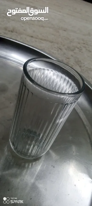 كأس ماء حجم كبير جدا