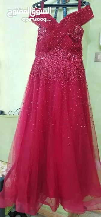 فساتين حفلات كل فستان 50 دينار