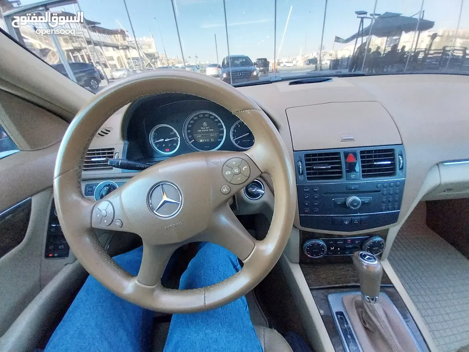 Mercedes-Benz C200 وارد الوكالة و صيانة الوكالة