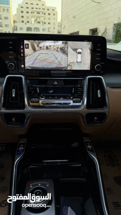 كيا سورينتو بزنز ترخيص 2022 محرك 1600 هايبرد جير أوتوماتيك 240 حصان دفع 4×4