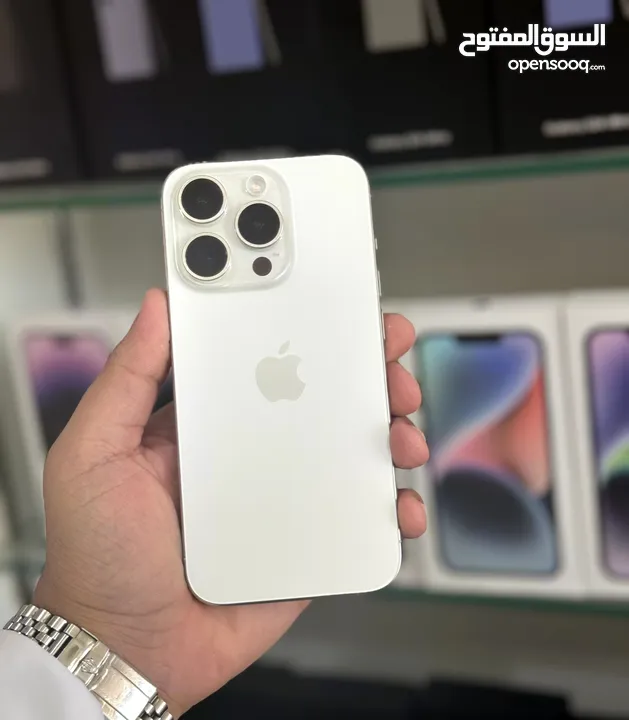 عرض خااص : iPhone 15 pro 256gb هاتف نظيف جدا بحالة الوكالة بدون اي شموخ أو ماشكل على الضمان بأقل سعر