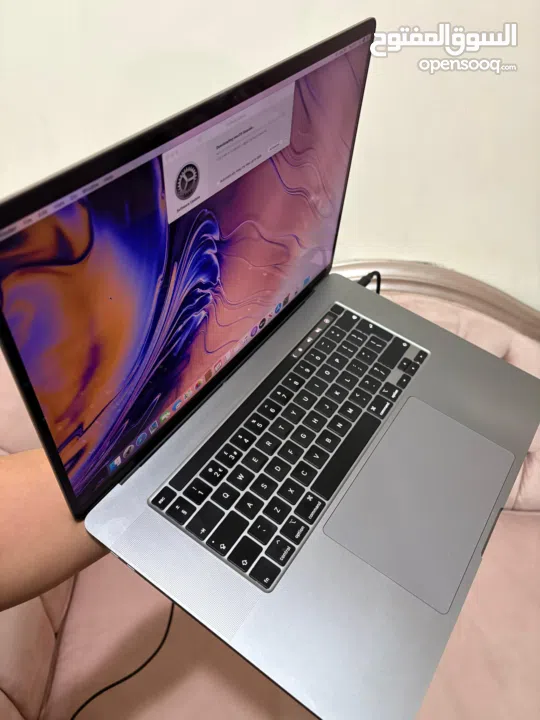 Powerful 2019 Apple MacBook Pro 16-inch - i9 32gb RAM 1TB SSD