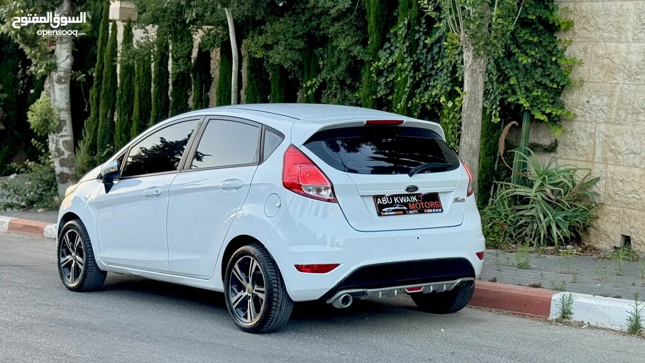 ‏Ford Fiesta 2017 ، اوتوماتيكك ،  مطور 1600 ،، فحص ممتاز تخلو من الحوادث او الضربات اغلبها بوية شركة