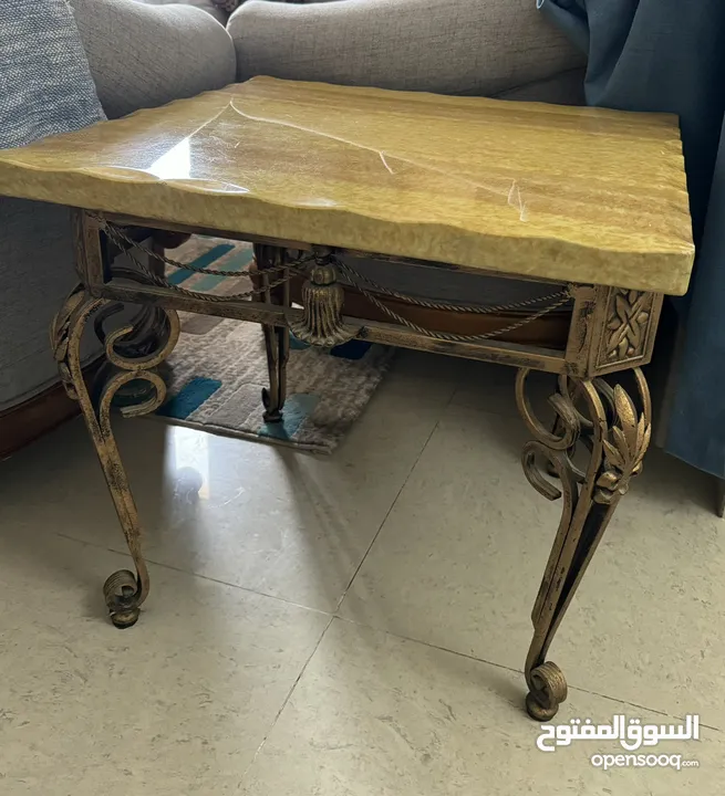 Vintage style sofa set with coffee table set