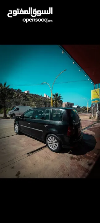 فولكس فاجن توران 2009