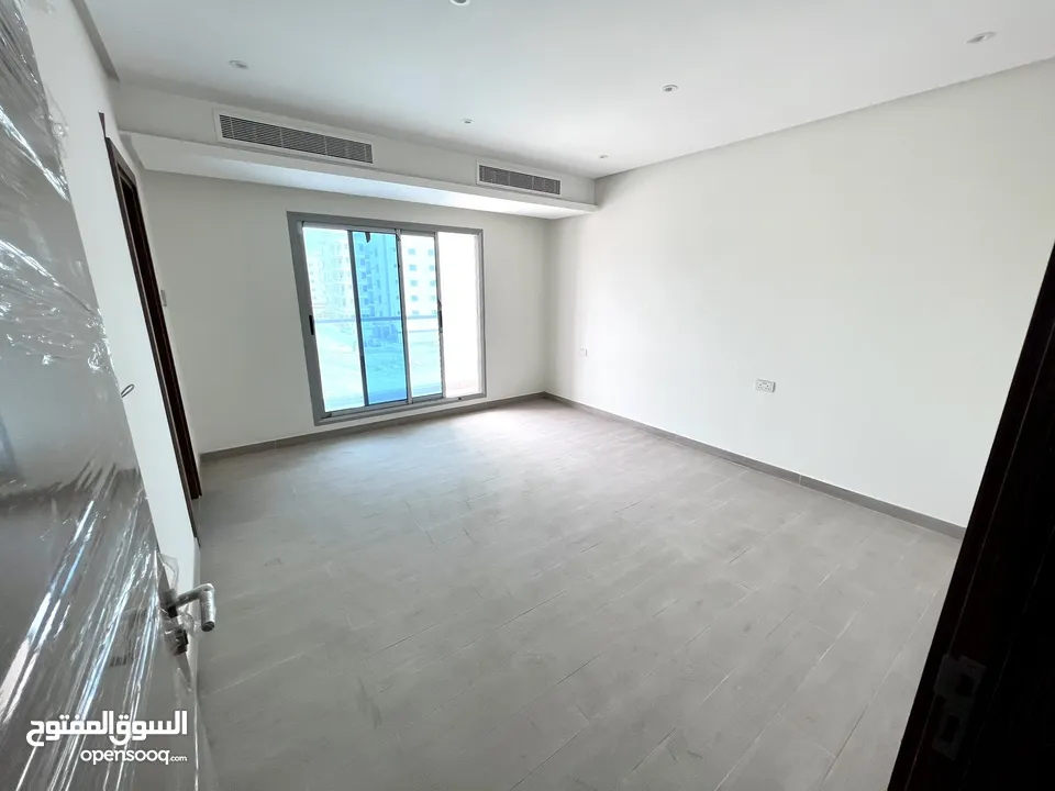 For sale in new hidd freehold flat 220 square meters