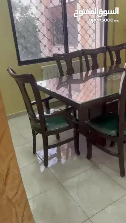 طاولة سفرة + بيرو