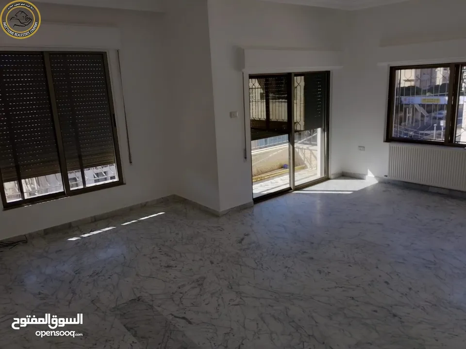 شقة مميزة للبيع في أم أذينة طابق ثالث 170م بسعر مغري