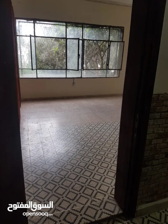 قيس بيت لايجار