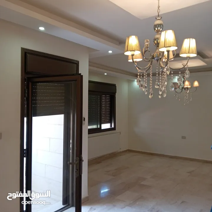 شقه فارغه مميزه للايجار ـ الرابيه ـ 160 متر