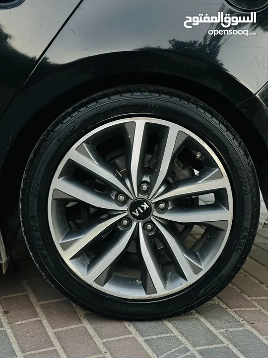 كيا اوبتماااا k5 الفخامة بمعنى الكلمة سيارة تحفة يد ثانية عداد 130 الف بالكراتين الله يبارك لحق حالك