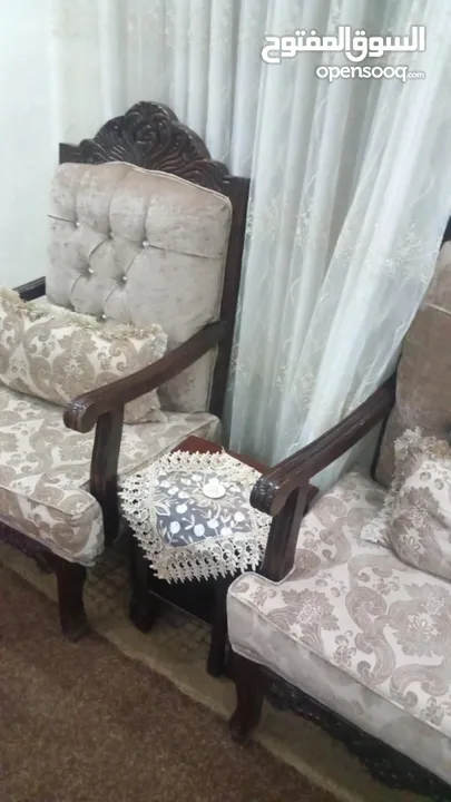 كنب للبيع مع طاولاتو