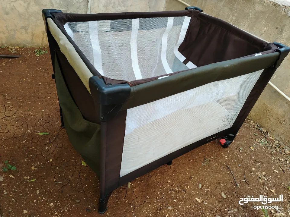 سرير اطفال ماركت MAMA LOVE بحالة جيدة!