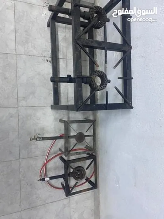 عده مطعم فلافل +عده محل معجنات