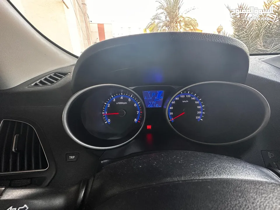 Hyundai Tucson 2013 2.0L full option for sale..