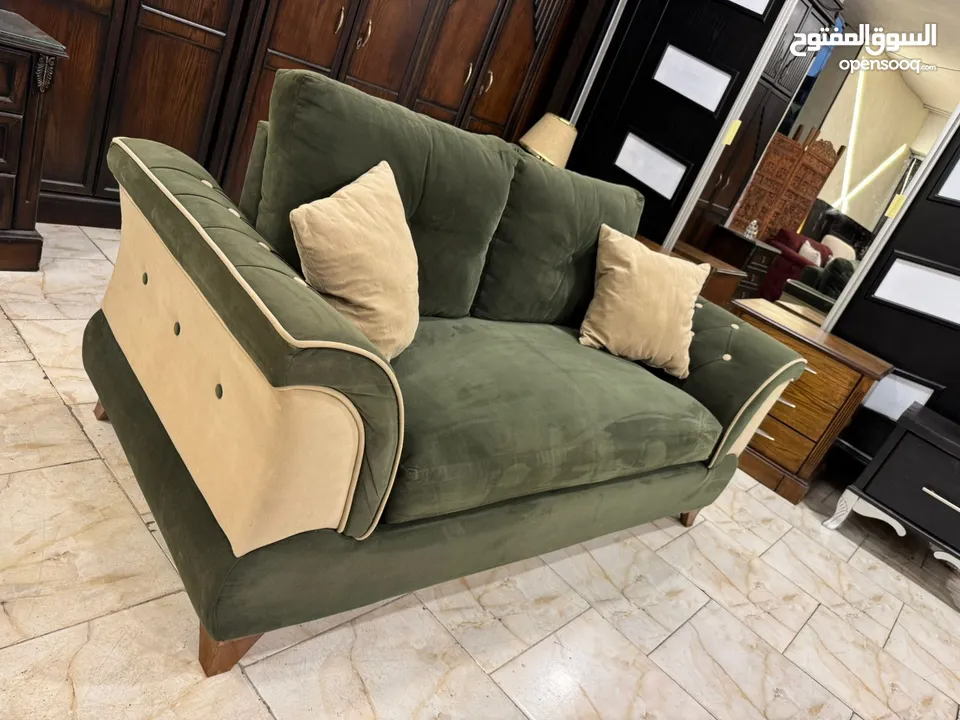 طقم كنب للبيع بسعر مغري
