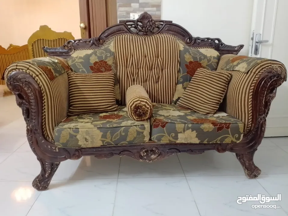 طقم كنب 7 مقاعد بحال الوكاله