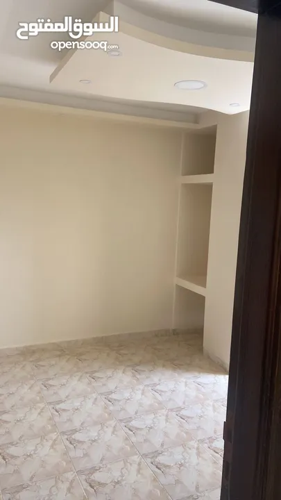 ‎شقه في ماحص طابقين حي المهندسين