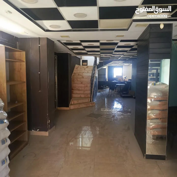 محل تجاري للايجار مساحة 850م