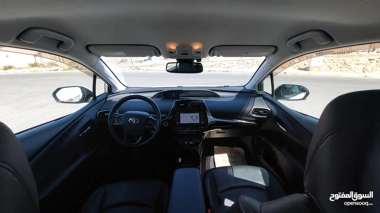 تويوتا بريوس 2022 XLE فحص كامل فل ما عدا الفتحة صنف بيرسونا TOYOTA PRIUS 2022 XLE FULLY LODED