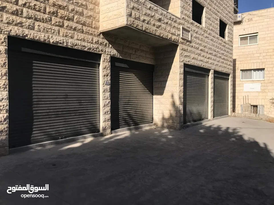 اربع كراجات للإيجار السنوي