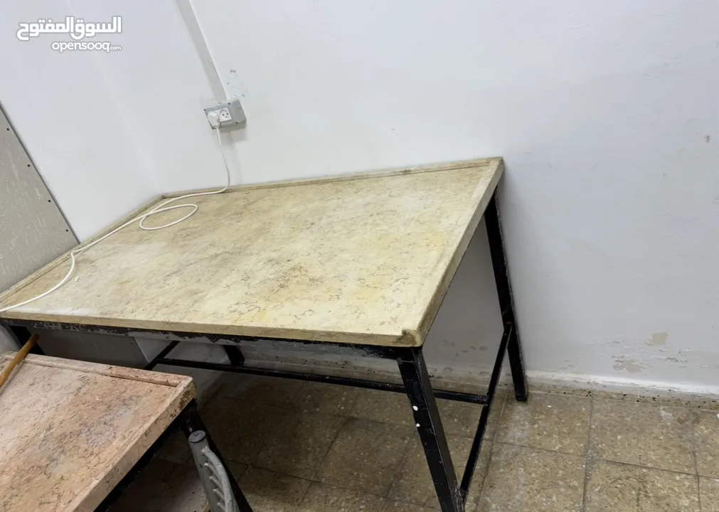 عدة مطعم للبيع