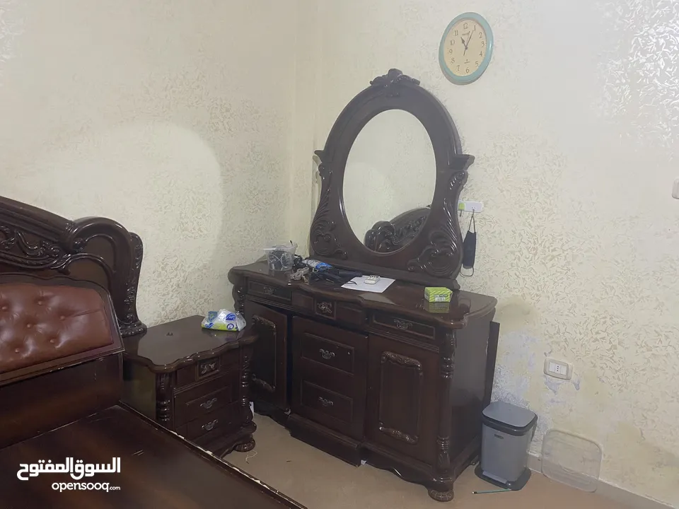 غرفة نوم بحالة ممتازة للبيع بسعر جيد جدا