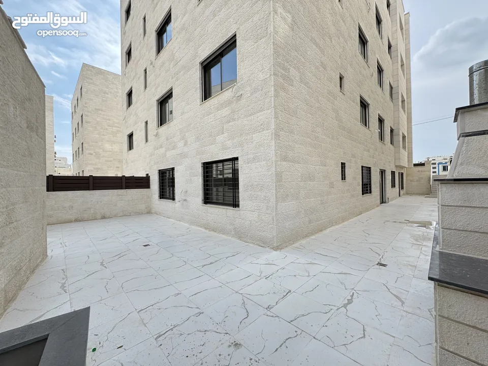شقة شبه ارضي مساحة 200م وحديقة 250م مميزة للبيع بخلدا بسعر مميز تشطيبات مميزة (مشروع 111)