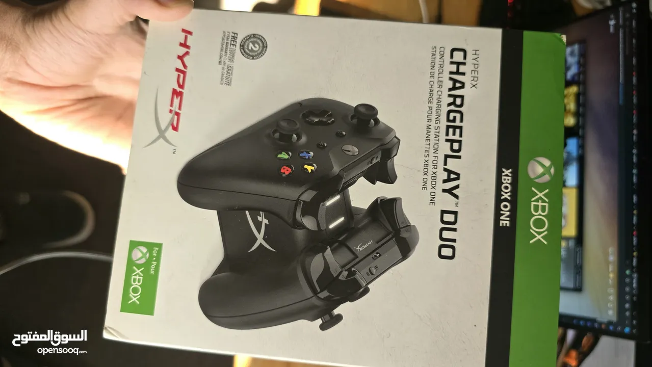 HyperX Xbox Charging Station with 2 rechargeable batteries إكس بوكس محطة شحن مع بطاريات قابلة لإعادة