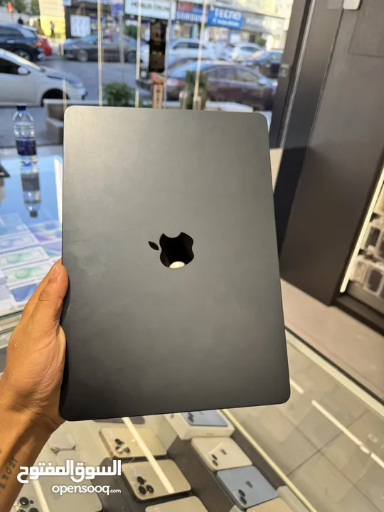 MACBOOK AIR M3 13 INCH UESD 16RAM 256GB