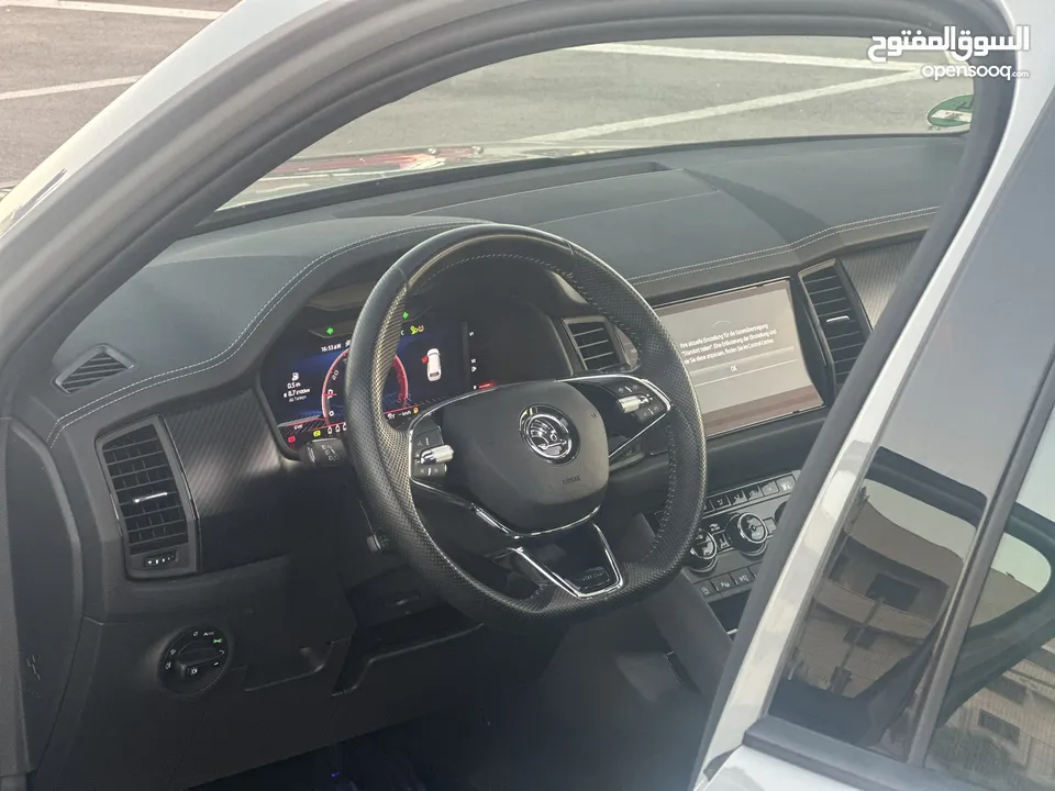 سكودا كودياك Sport Line  فل الفل فتحة سقف بانوراما 200 حصان  4x4- /2022  دفع رباعي 6+1
