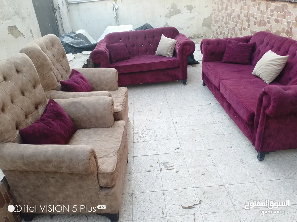 طقم كنب 7 مقاعد بحالة جيدة جدا للبيع المستعجل