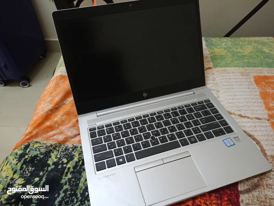 لابتوب hp مستعمل مع شاحن