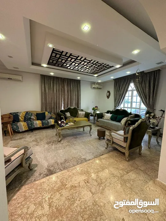 5 Bedrooms Villa for Sale in Al Khoud REF:929R