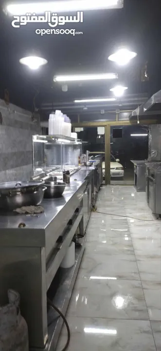 معدات مطعم شاورما ودجاج وسناكات وحمص وفلافل للبيع