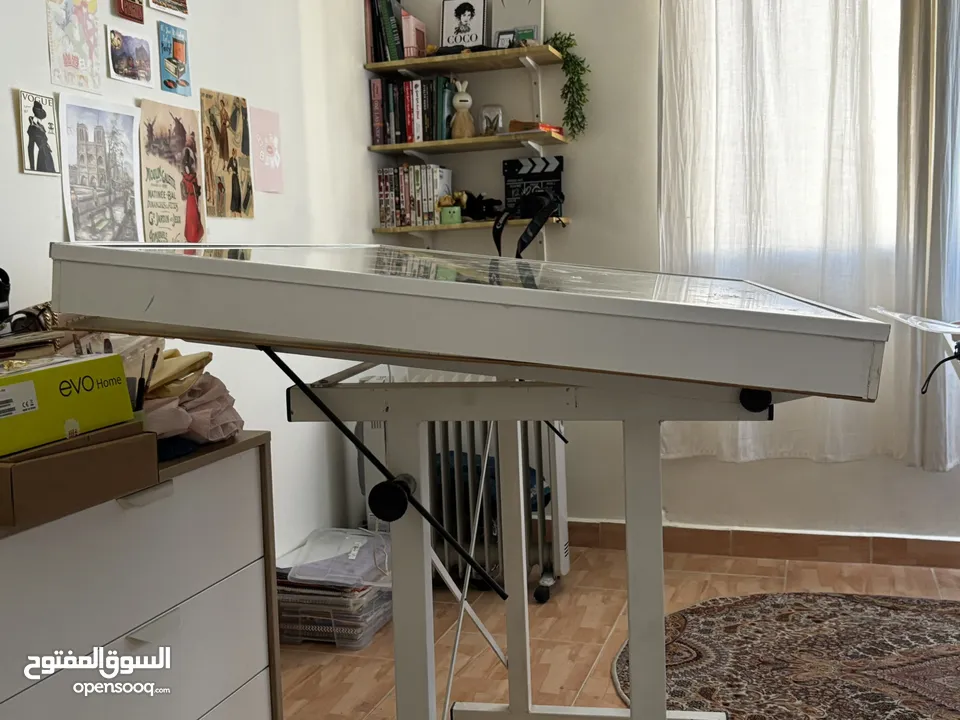 مرسم هندسي مع اضائه لطلاب الهندسة و التصميم حجم a0 شفاف و