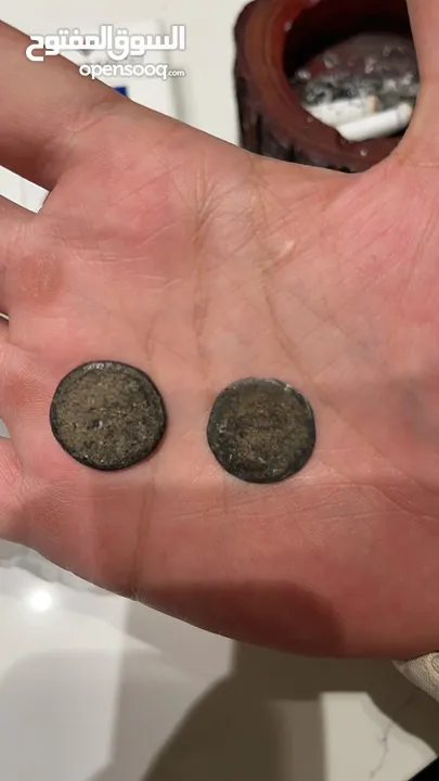 عملتين قديمات المعنيين