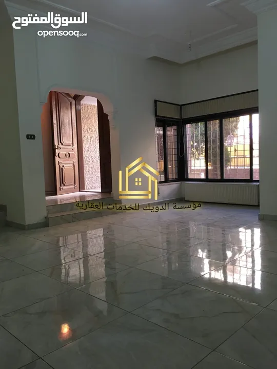 شقة فارغة - الجبيهة - 3نوم1ماستر - 350م - ارضية - حديقة - ترس - قرب الخدمات