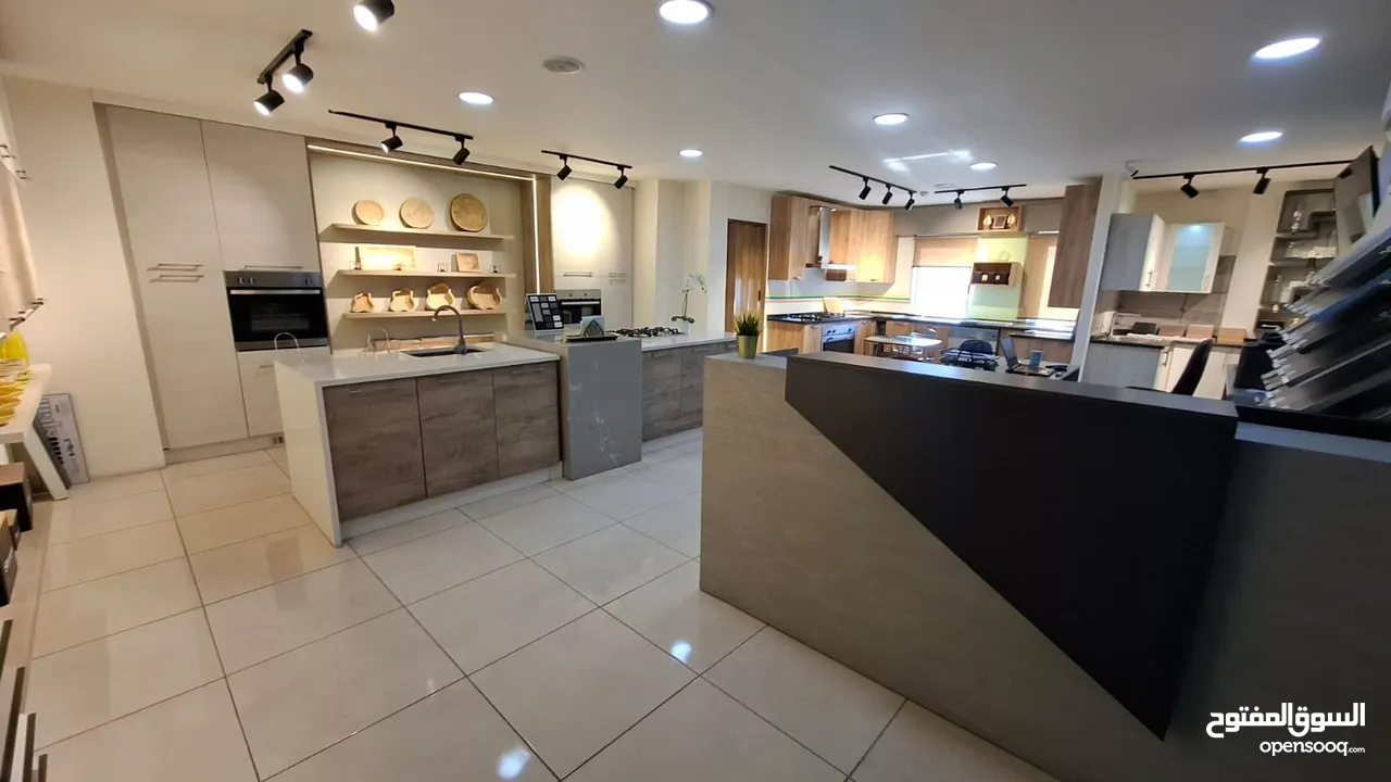 معرض للمطابخ مفروش بالكامل مع الاجهزه في شارع الاذاعه و التلفزيون مقابل سيفوق الجمله الطابق الثاني