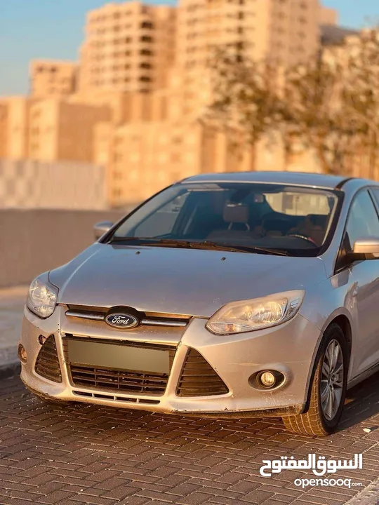 فورد فوكس 2015 فل إضافات للبيع 1600 بنزين
