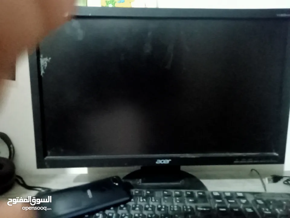 acerمستعمل نظيف لم يتم استخدامه الا مره واحده ويعمل بشكل جيد ومع هديه كيبورد+ماوس مجاناً بسعر جيد