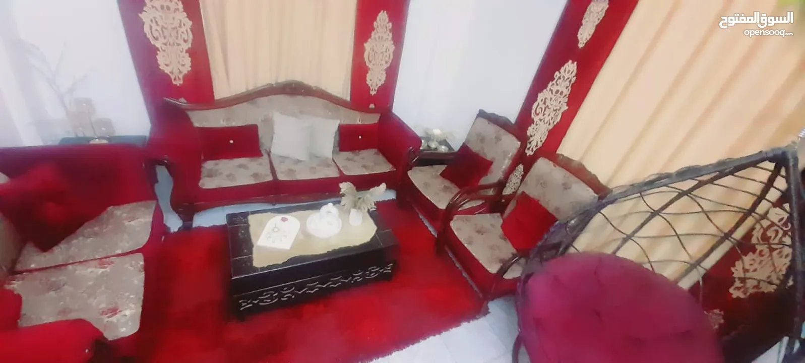 غرفه كنب كامله للبيع الخشب ابدا مو مكسر والاسفنج ممتاز
