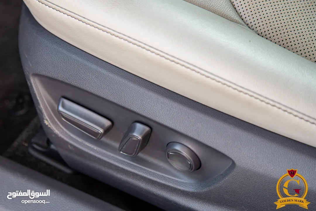 Toyota Camry Gle 2024  السيارة وارد و كفالة الشركة و قطعت 16,000 كيلو