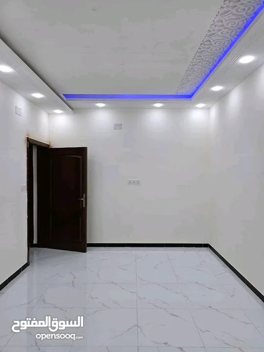 عماره تجاريّة عرطه للبيــــع في شارع تعز