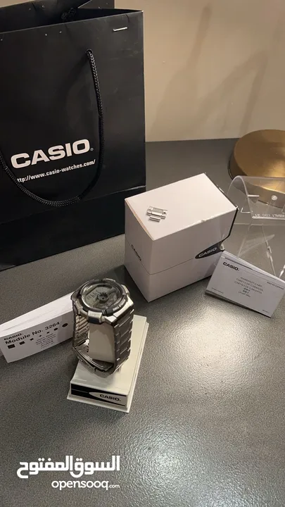 ساعة Casio الرقمية للبيع .