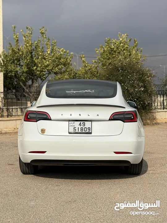 ممشى قليل فحص كامل حرة جديد بحالة الوكالة Tesla model 3 standard (((2023)))