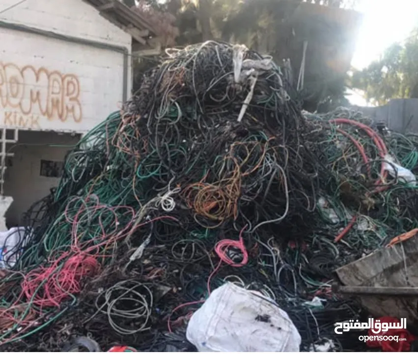 بشتري جميع انواع الخرده والكراكيب والمحلات والحديد بأسعار مناسبة للجميع